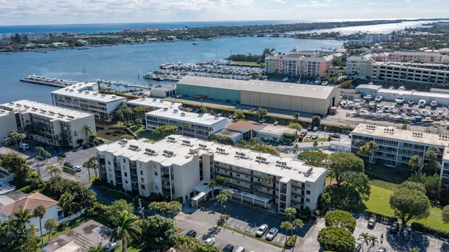 a picture of city view