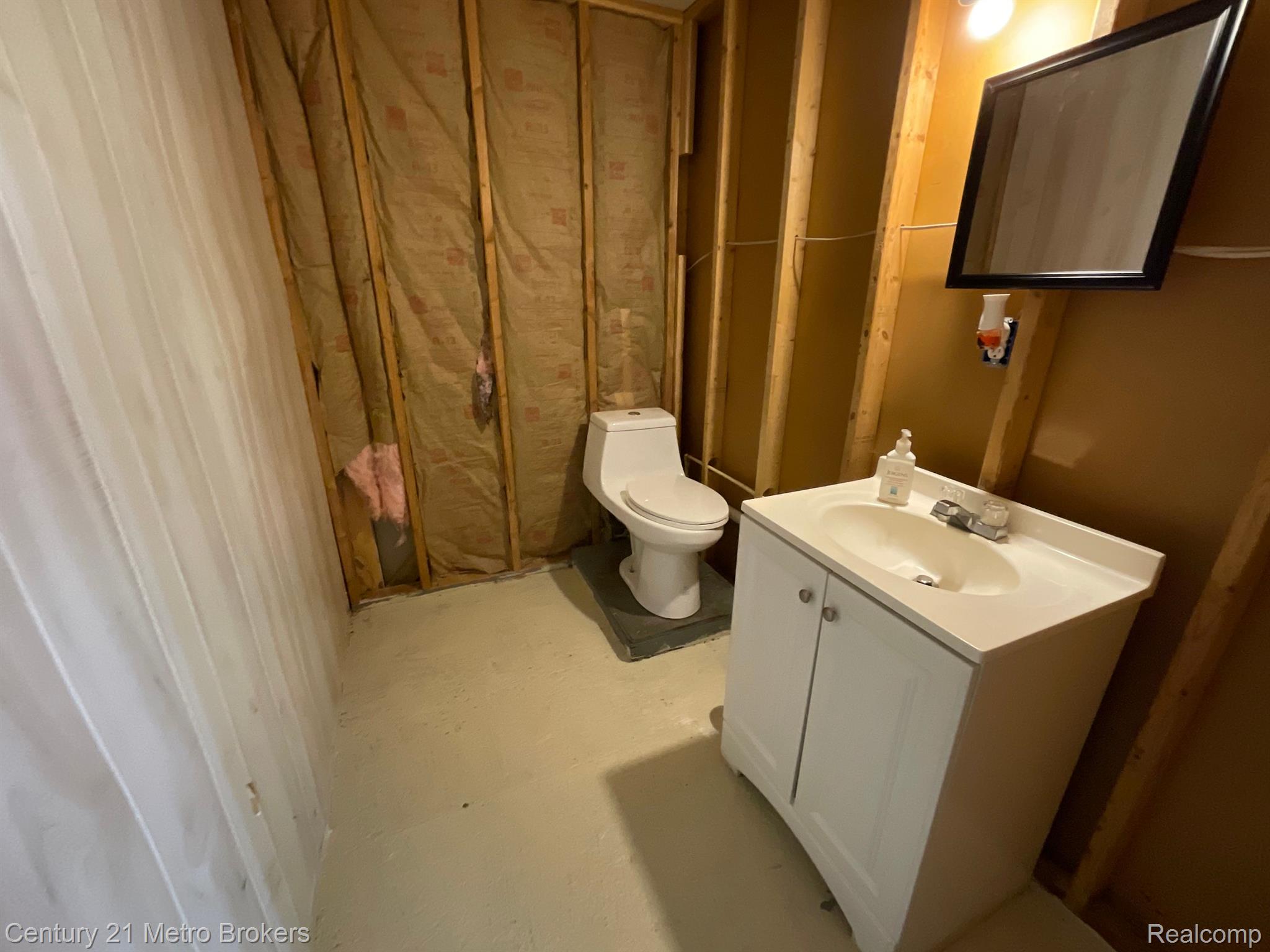 1496 North Hacker Road Howell, MI 48843 - Photo 22 of 25 Gallery Image 22