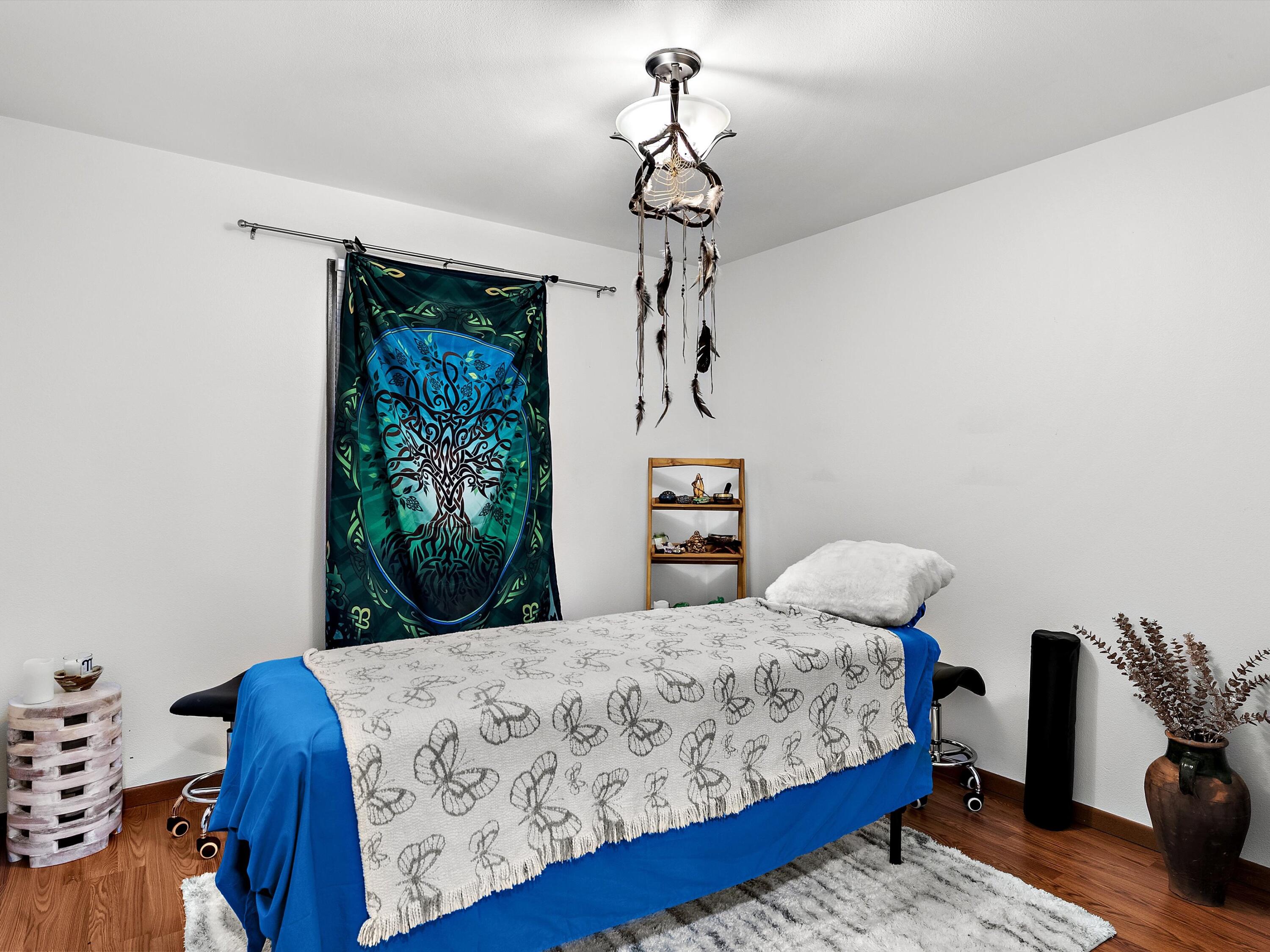 1102 East Cedar Avenue Manitowoc, WI 54220 - Photo 15 of 21 2nd bedroom