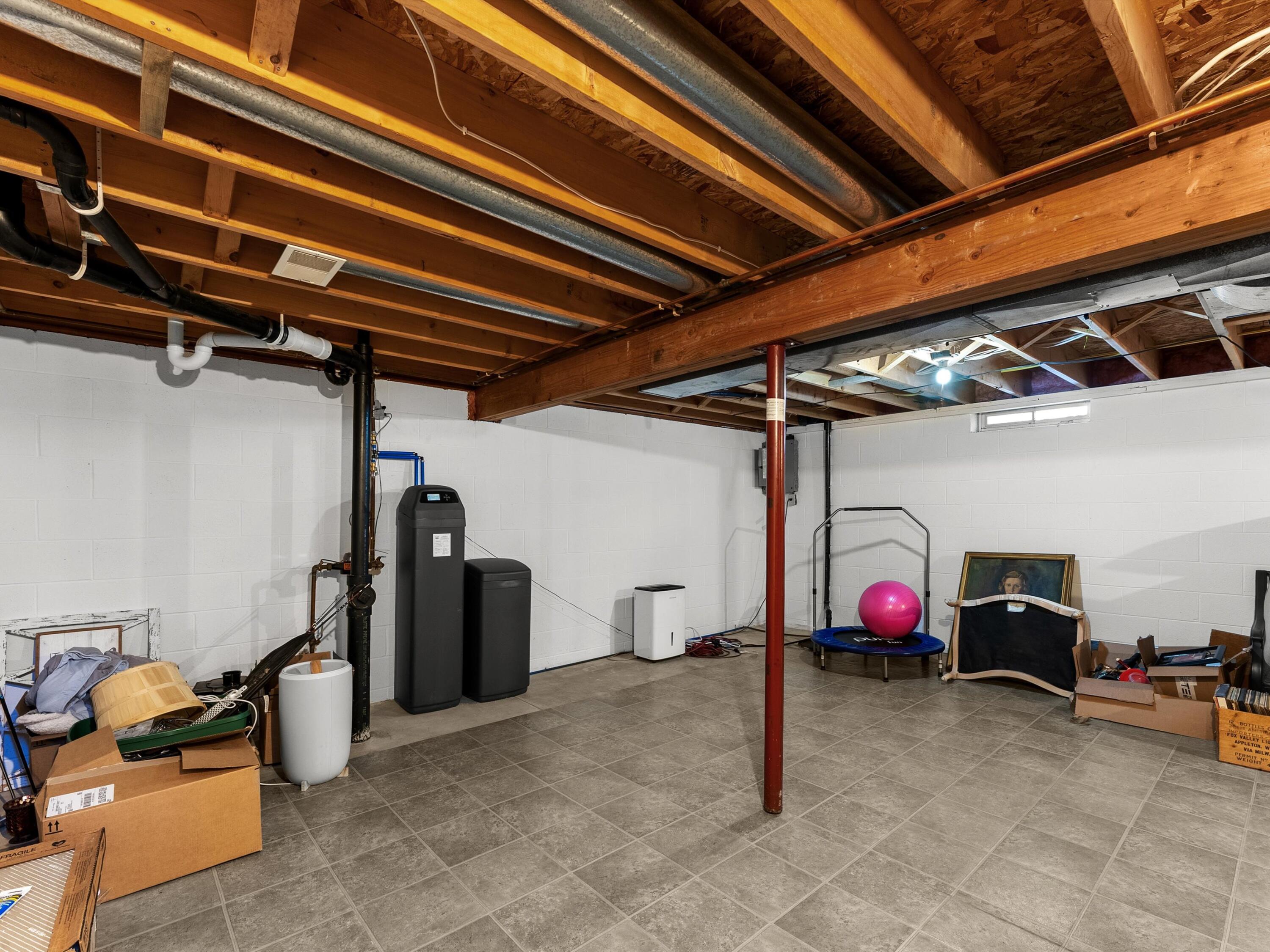 1102 East Cedar Avenue Manitowoc, WI 54220 - Photo 16 of 21 lower