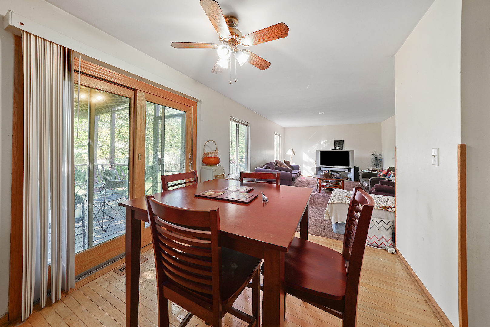 585 Red Barn Trail Bolingbrook, IL 60490 - Photo 7 of 25