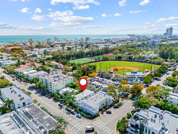 $3,500 | 932 15th Street, Unit 2, Miami Beach, FL 33139