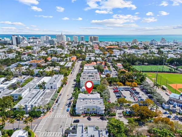 $3,500 | 932 15th Street, Unit 2, Miami Beach, FL 33139