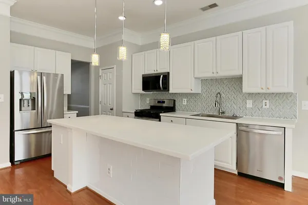 $3,300 | 26143 Nimbleton Square, Chantilly, VA 20152