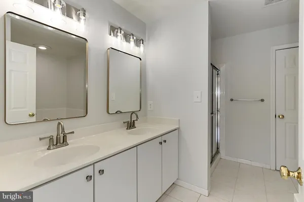 $3,300 | 26143 Nimbleton Square, Chantilly, VA 20152