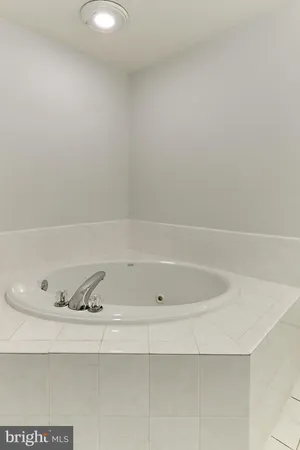 $3,300 | 26143 Nimbleton Square, Chantilly, VA 20152