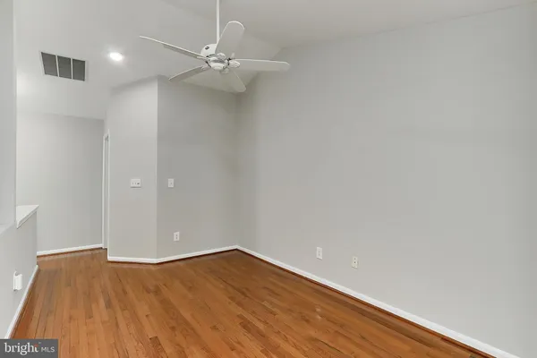 $3,300 | 26143 Nimbleton Square, Chantilly, VA 20152