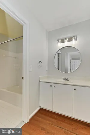 $3,300 | 26143 Nimbleton Square, Chantilly, VA 20152