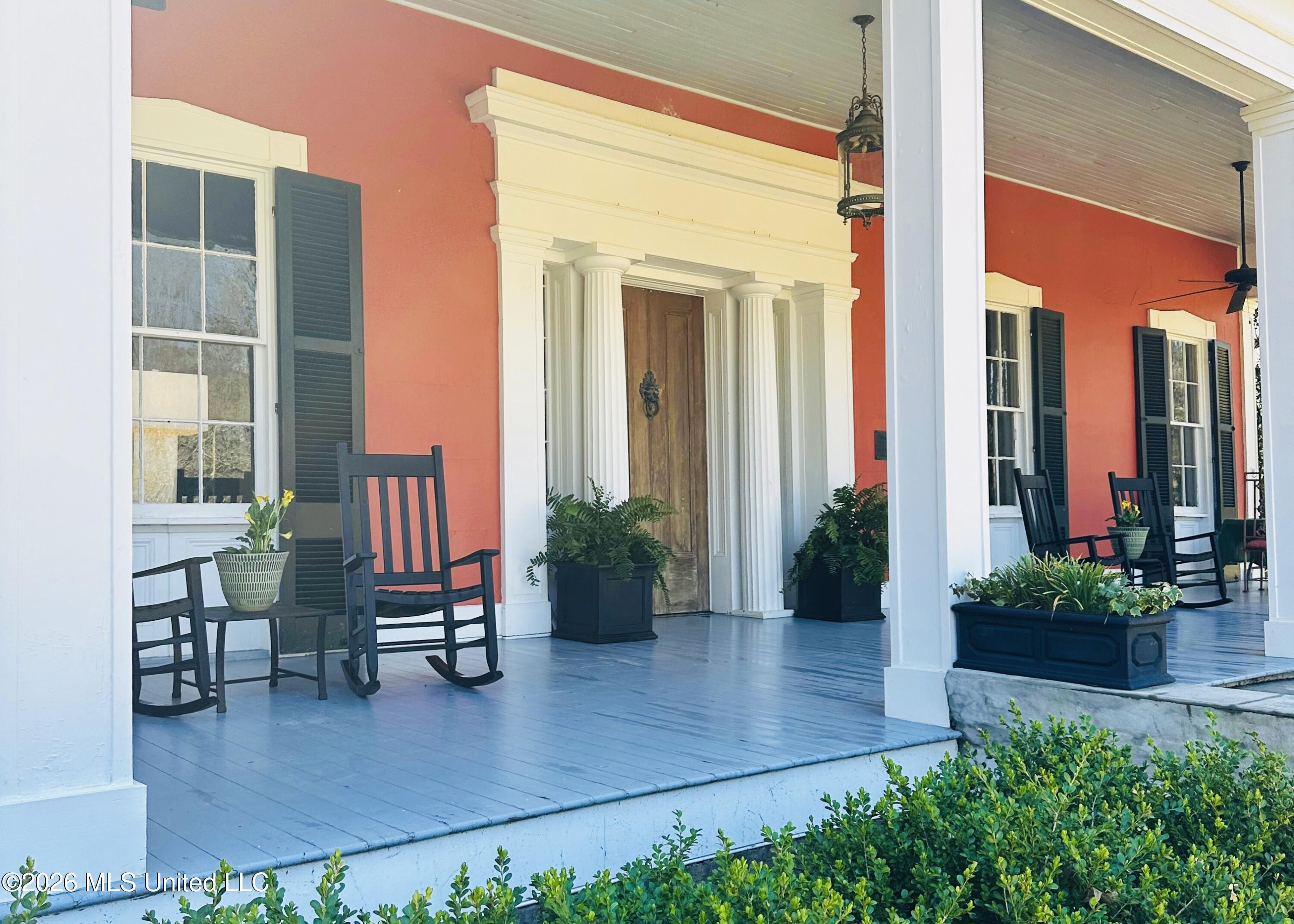 9227 River Road Natchez, MS 39120 - Photo 18 of 97 Front Porch