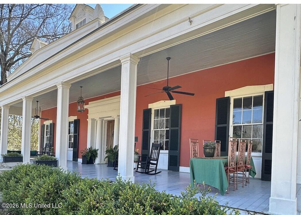 8747 River Road Natchez, MS 39120 - Photo 2 of 97 Front Porch