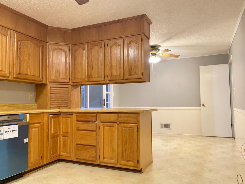 308 Tucker Road Spartanburg, SC 29306 - Photo 6 of 30 Gallery Image 6