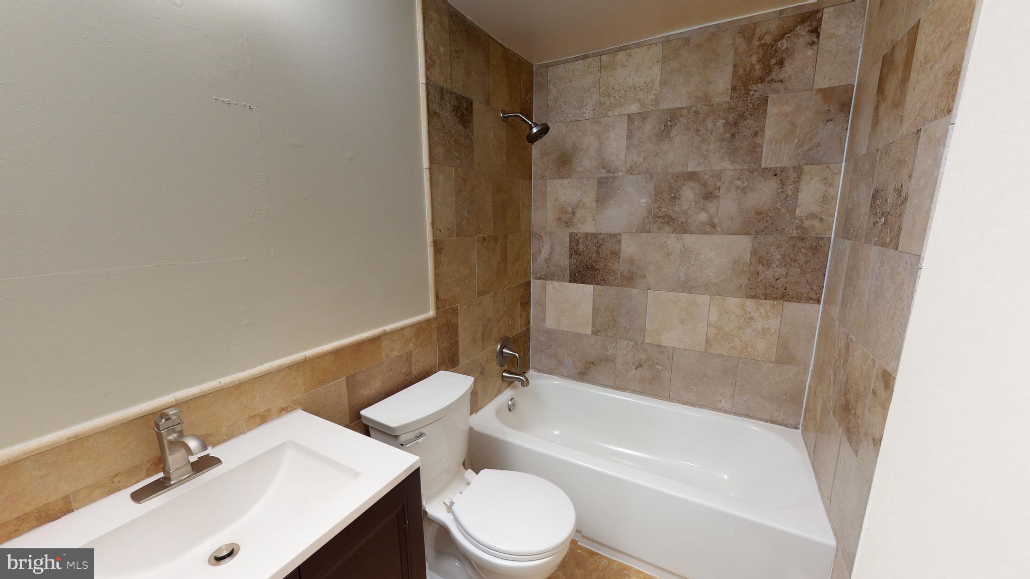 8907 Centerway Road Gaithersburg, MD 20879 - Photo 22 of 44 Bathroom