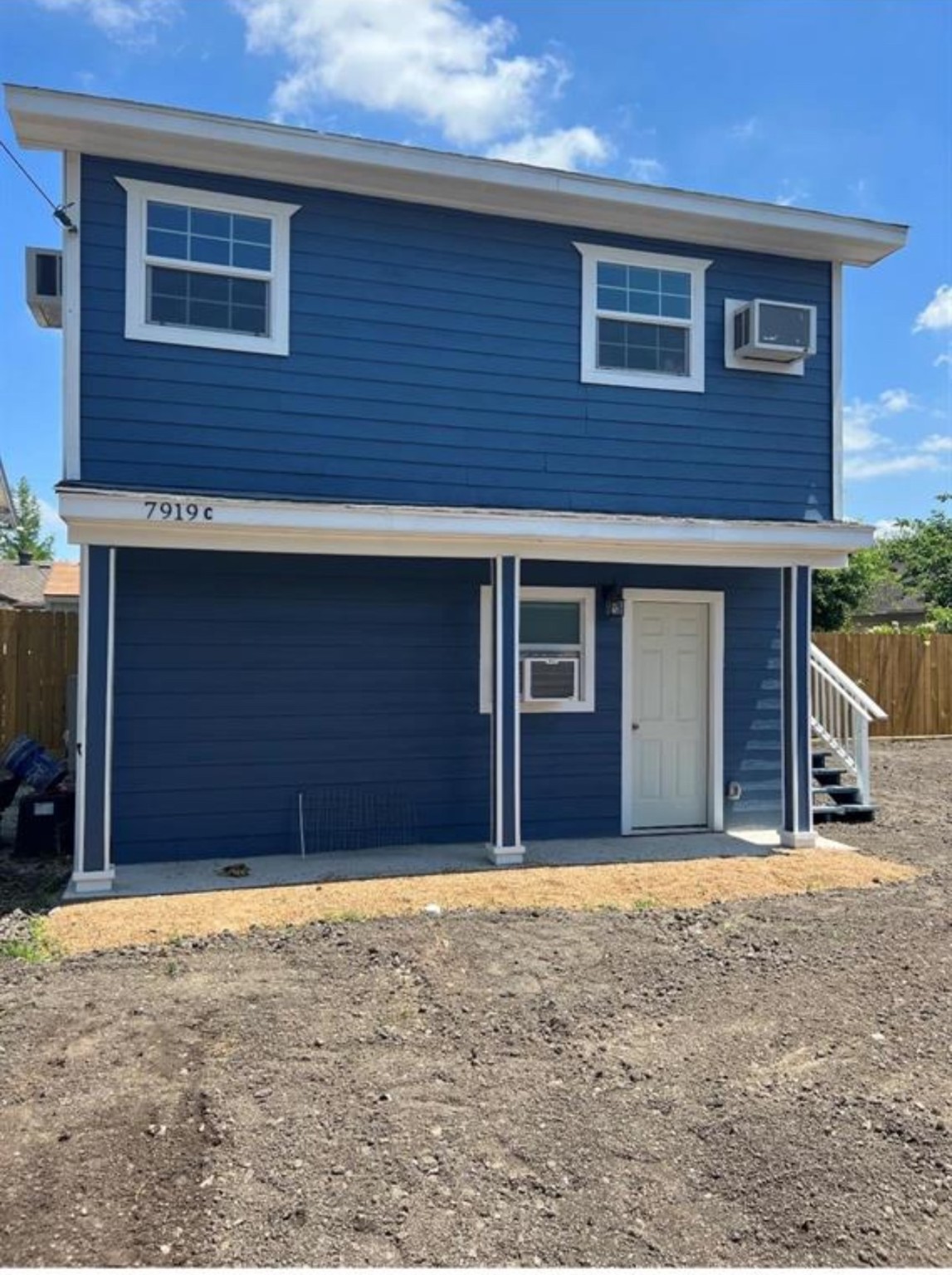 7919 Brays Street, Unit C Houston, TX 77012 - Photo 2 of 10