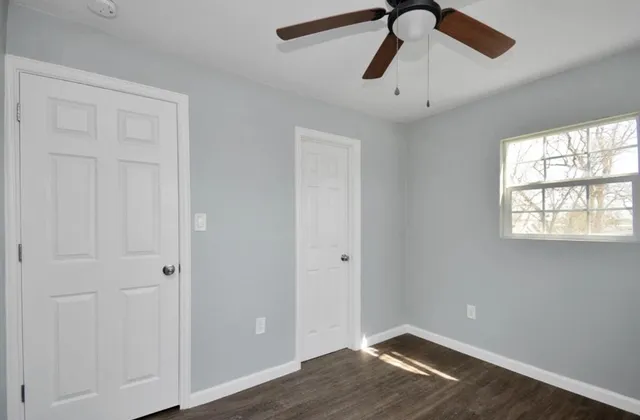 $950 | 7919 Brays Street, Unit C, Houston, TX 77012