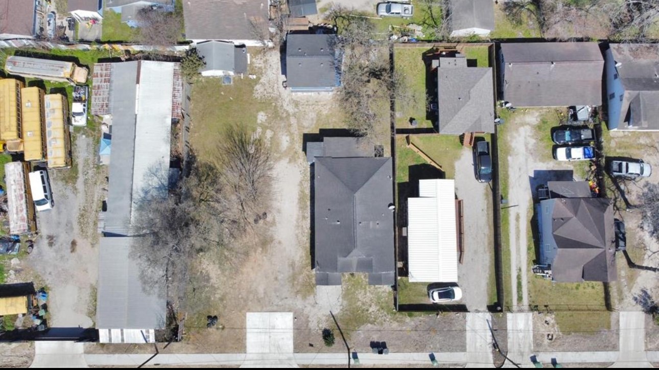 7919 Brays Street, Unit C Houston, TX 77012 - Photo 9 of 10