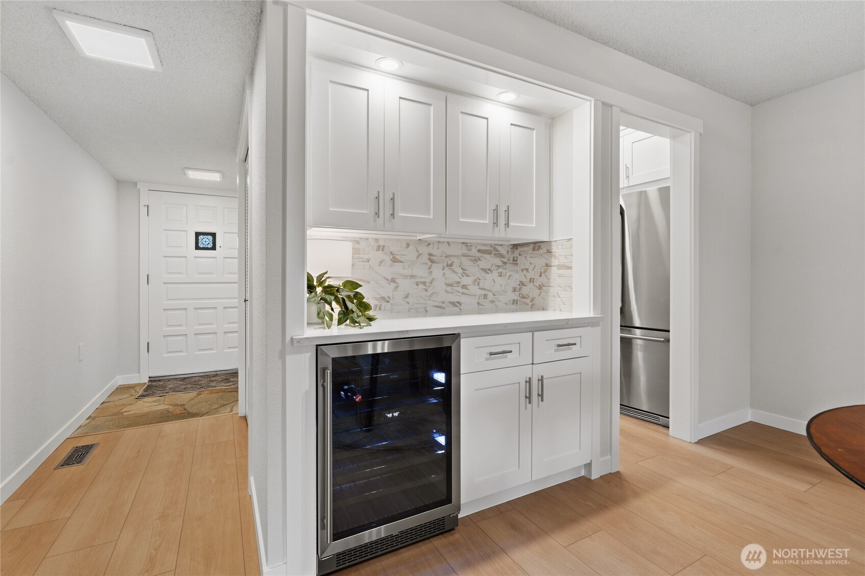 1372 Bel Air Road, Unit 2 Tacoma, WA 98406 - Photo 9 of 40 Gallery Image 9