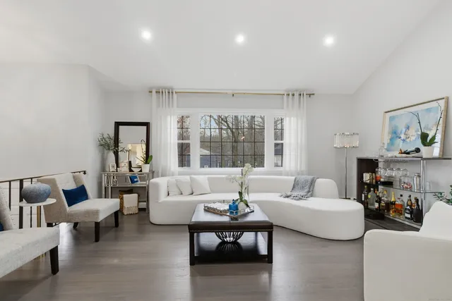 $950,000 | 5 Nyselius Place, Stamford, CT 06905