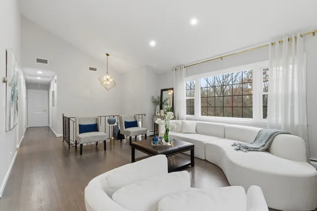 $950,000 | 5 Nyselius Place, Stamford, CT 06905