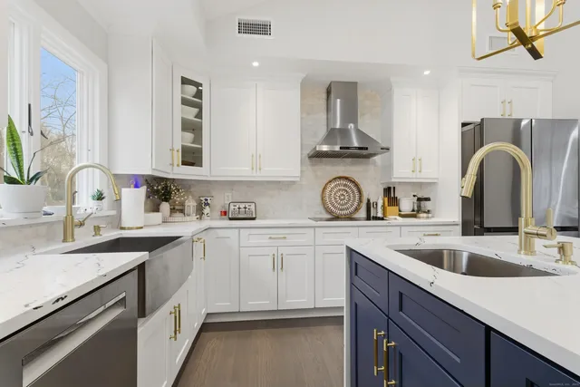 $950,000 | 5 Nyselius Place, Stamford, CT 06905