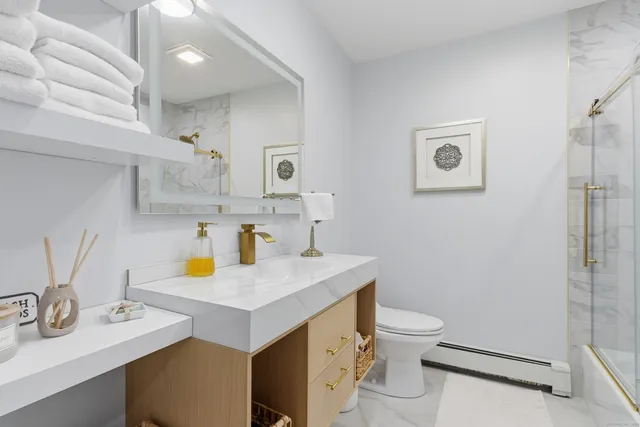 $950,000 | 5 Nyselius Place, Stamford, CT 06905