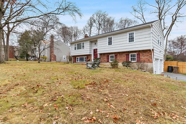 $950,000 | 5 Nyselius Place, Stamford, CT 06905