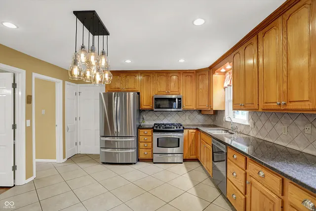 $429,900 | 6831 Kingswood Drive, Indianapolis, IN 46256