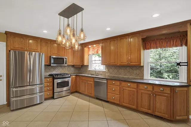 $429,900 | 6831 Kingswood Drive, Indianapolis, IN 46256