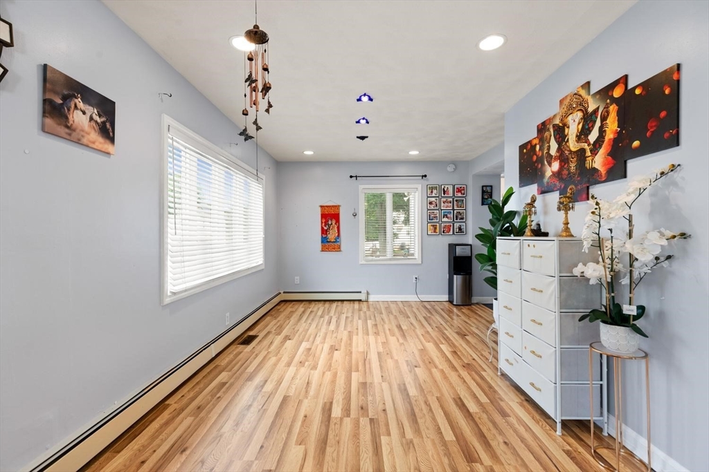 11 Jackson Street Saugus, MA 01906 - Photo 4 of 29
