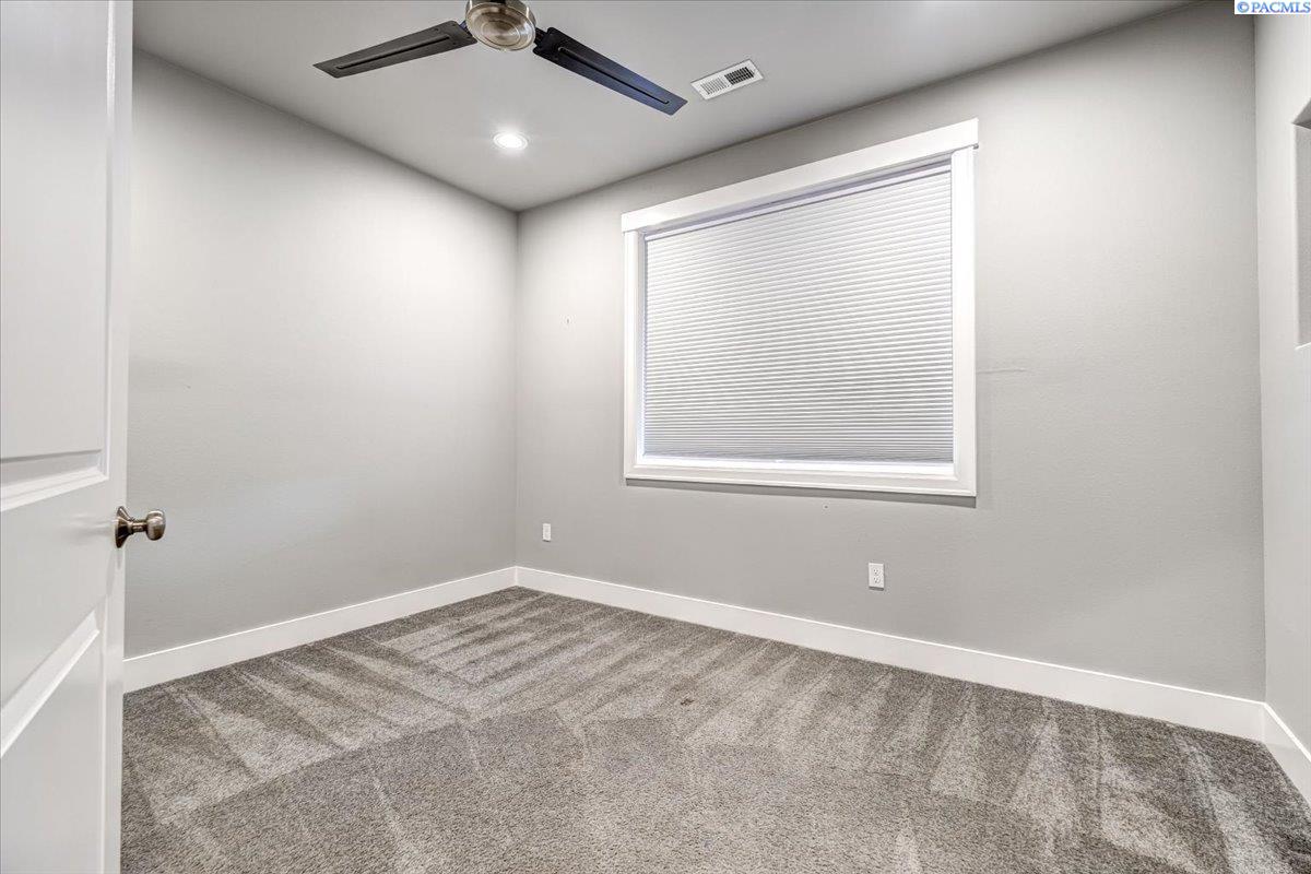 218 Mata Road Kennewick, WA 99338 - Photo 31 of 41 Gallery Image 31