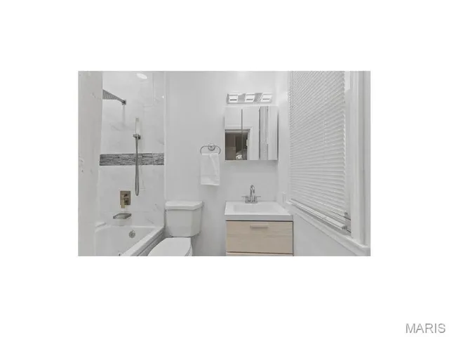 $300,000 | 4237 Shenandoah Avenue, St. Louis, MO 63110