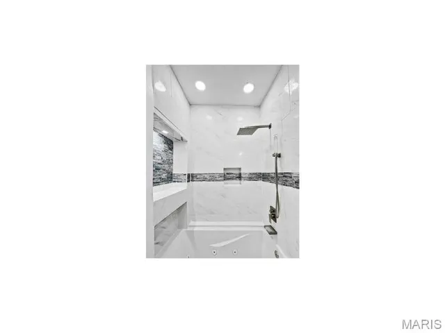 $300,000 | 4237 Shenandoah Avenue, St. Louis, MO 63110