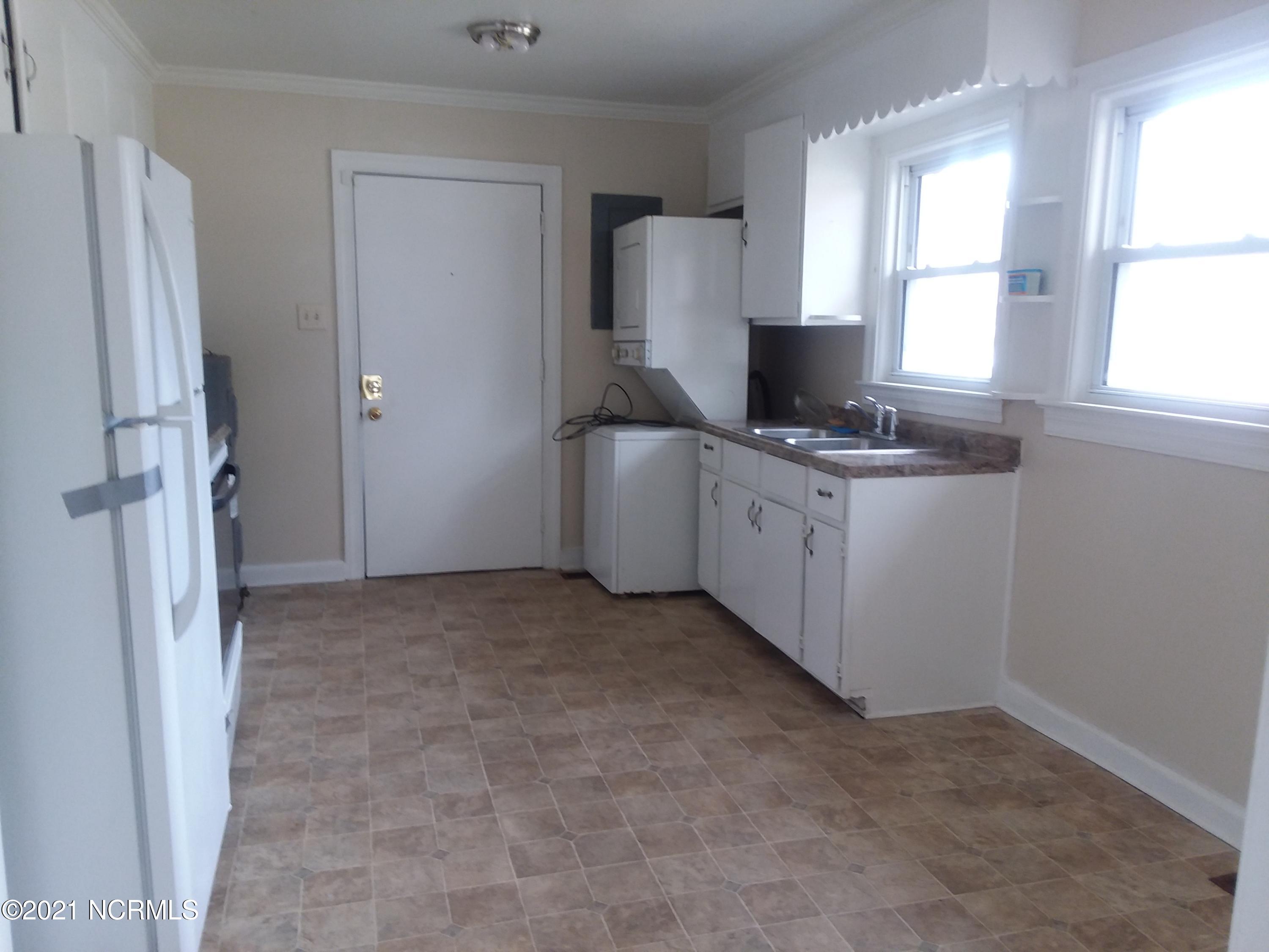 2003 Tower Hill Road Kinston, NC 28501 - Photo 2 of 10 2003 Tower Hill Road kitchen 20210303