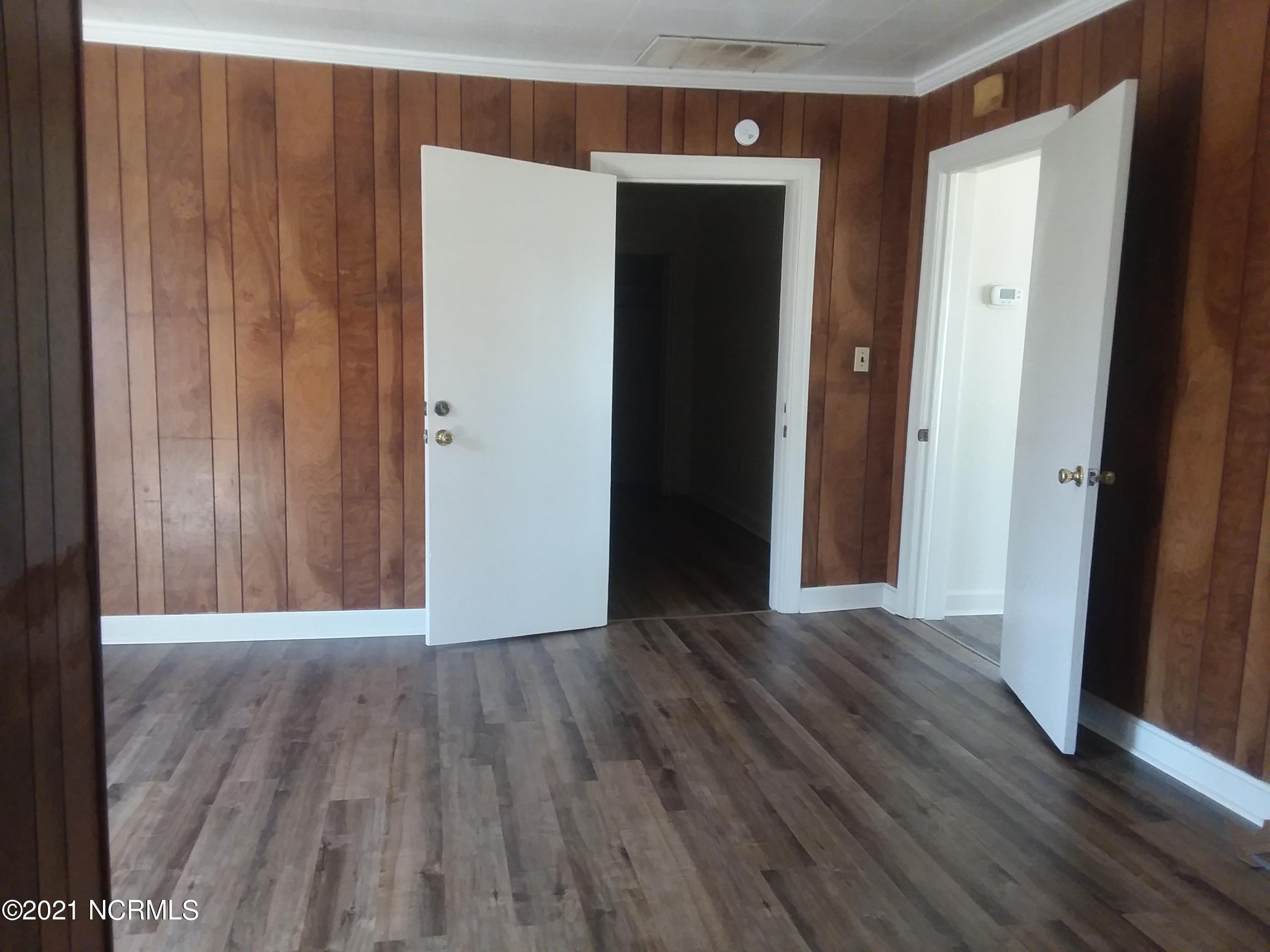 2003 Tower Hill Road Kinston, NC 28501 - Photo 7 of 10 2003 Tower Hill Road den 20210311