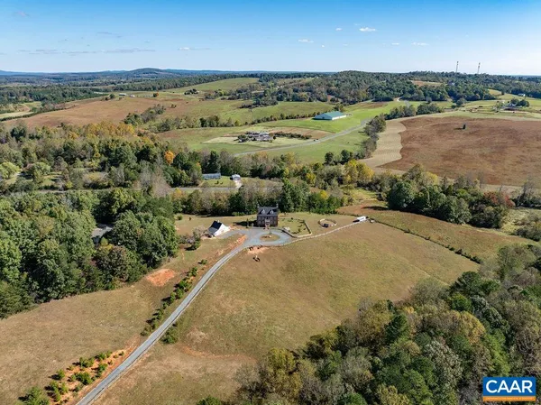 $925,000 | 2004 Seven Meadows Lane, Appomattox, VA 24522