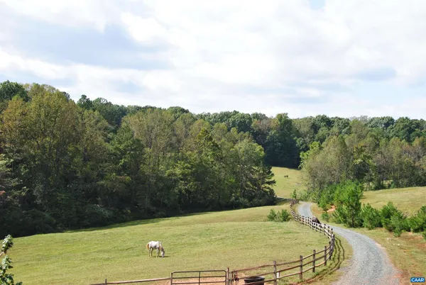 $925,000 | 2004 Seven Meadows Lane, Appomattox, VA 24522