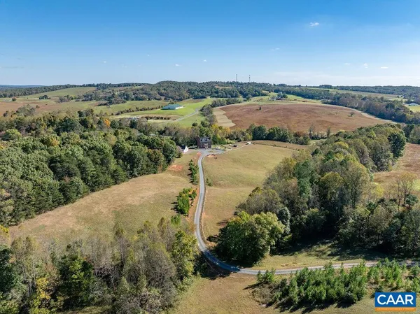 $925,000 | 2004 Seven Meadows Lane, Appomattox, VA 24522