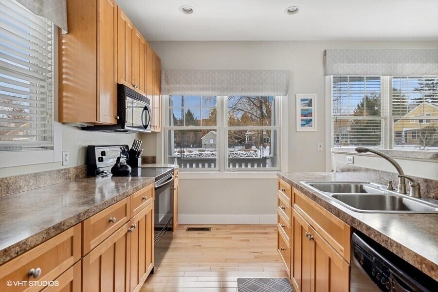 7 Pond Path, Unit 7 New Buffalo, MI 49117 - Photo 11 of 26 766292bc-07a9-48bc-8a4e-5c3c2ce983f8
