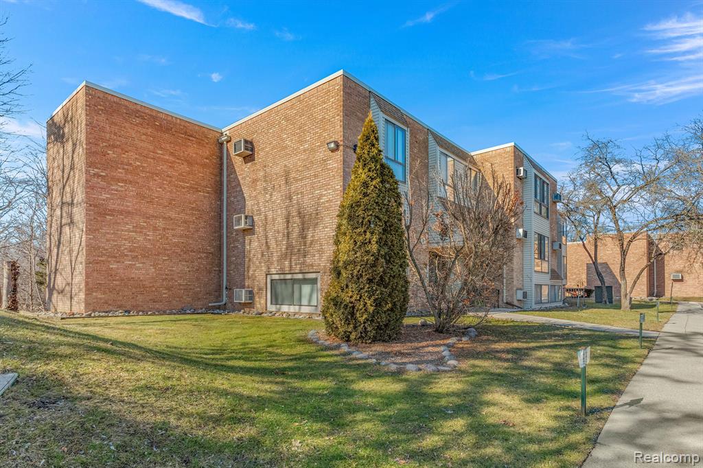 28418 West 8 Mile Road, Unit C2 Farmington Hills, MI 48336 - Photo 25 of 26