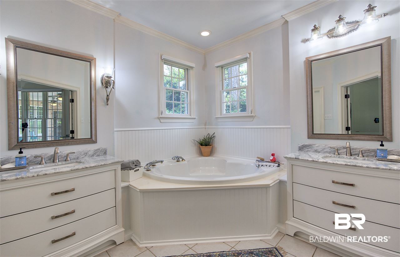 102 Sandhill Court Fairhope, AL 36532 - Photo 23 of 34 Master Bathroom