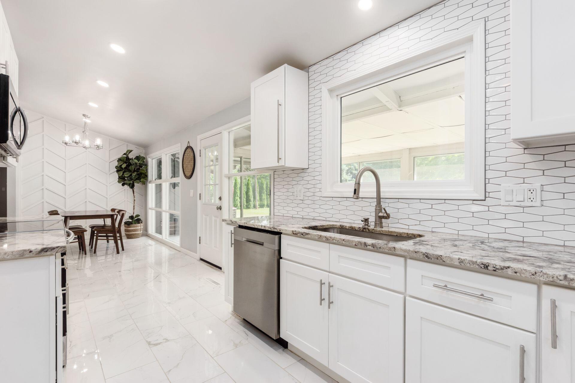 3495 Fishinger Road Columbus, OH 43221 - Photo 14 of 55 Kitchen