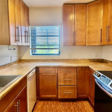 $2,950 | 1617 Jefferson Avenue, Unit PH1, Miami Beach, FL 33139