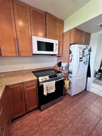 $2,950 | 1617 Jefferson Avenue, Unit PH1, Miami Beach, FL 33139