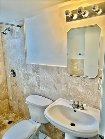 $2,950 | 1617 Jefferson Avenue, Unit PH1, Miami Beach, FL 33139