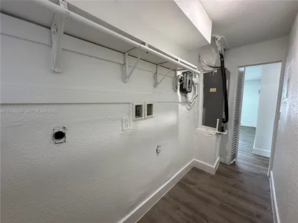 $2,195 | 116 Northwest 2nd Avenue, Unit B, Hallandale Beach, FL 33009