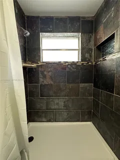 $2,195 | 116 Northwest 2nd Avenue, Unit B, Hallandale Beach, FL 33009