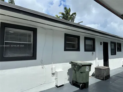 $2,195 | 116 Northwest 2nd Avenue, Unit B, Hallandale Beach, FL 33009