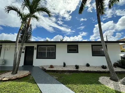 $2,195 | 116 Northwest 2nd Avenue, Unit B, Hallandale Beach, FL 33009