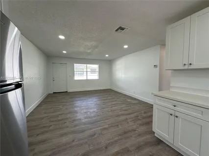 $2,195 | 116 Northwest 2nd Avenue, Unit B, Hallandale Beach, FL 33009