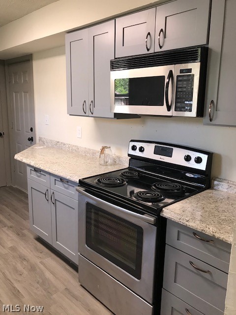 18080 Blandford Road Cleveland, OH 44121 - Photo 7 of 15 Gallery Image 7