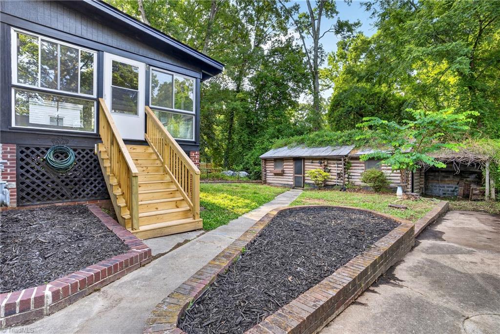 405 Spring Street Thomasville, NC 27360 - Photo 42 of 46